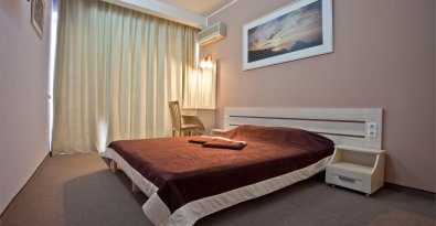 Two-room apartment with partial sea view