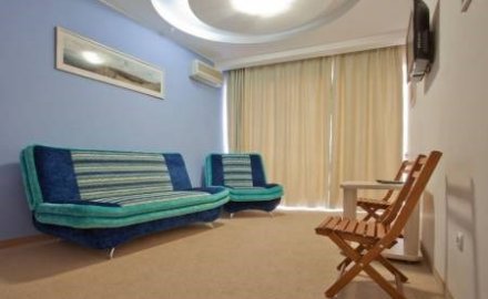 Two-room apartment with partial sea view